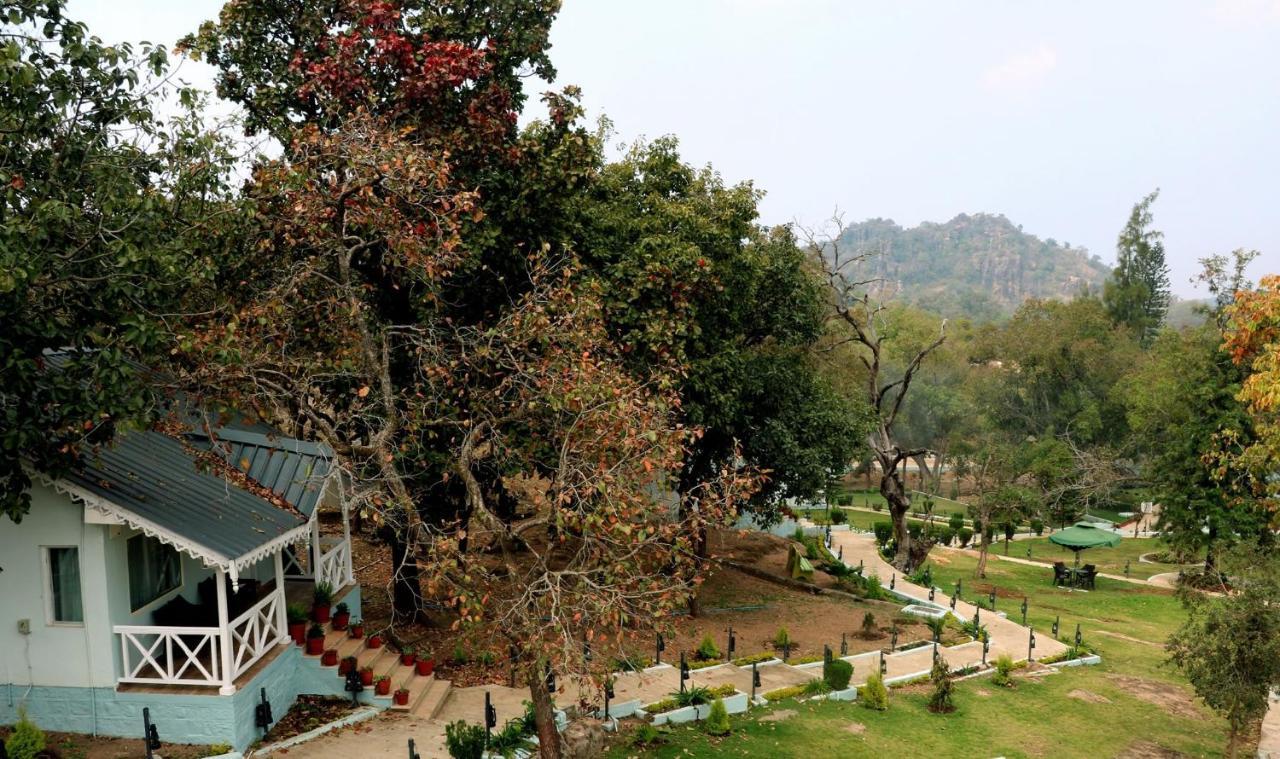 Greendale Resort Pachmarhi Exterior photo