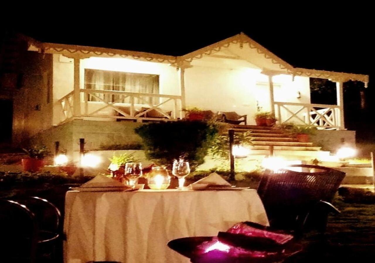 Greendale Resort Pachmarhi Exterior photo