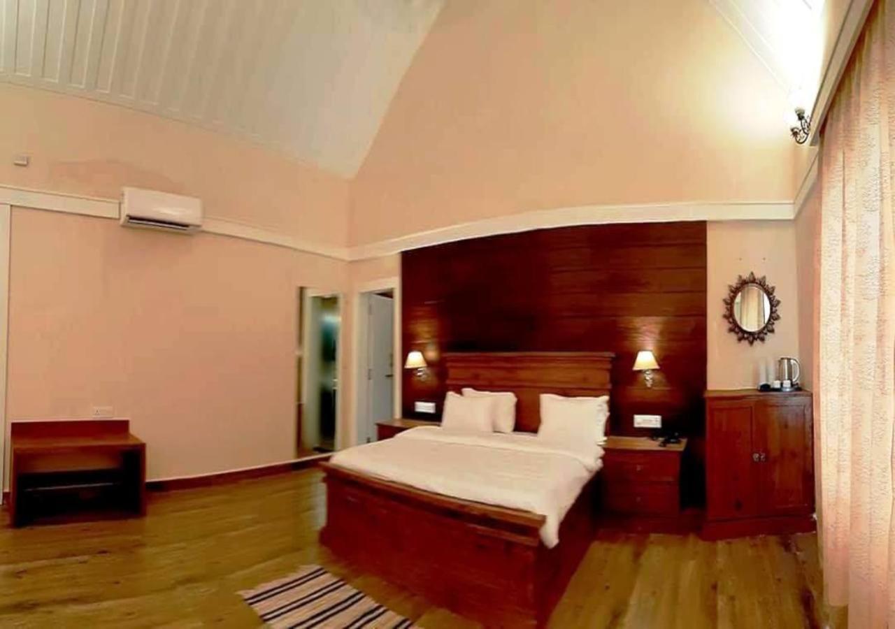 Greendale Resort Pachmarhi Exterior photo