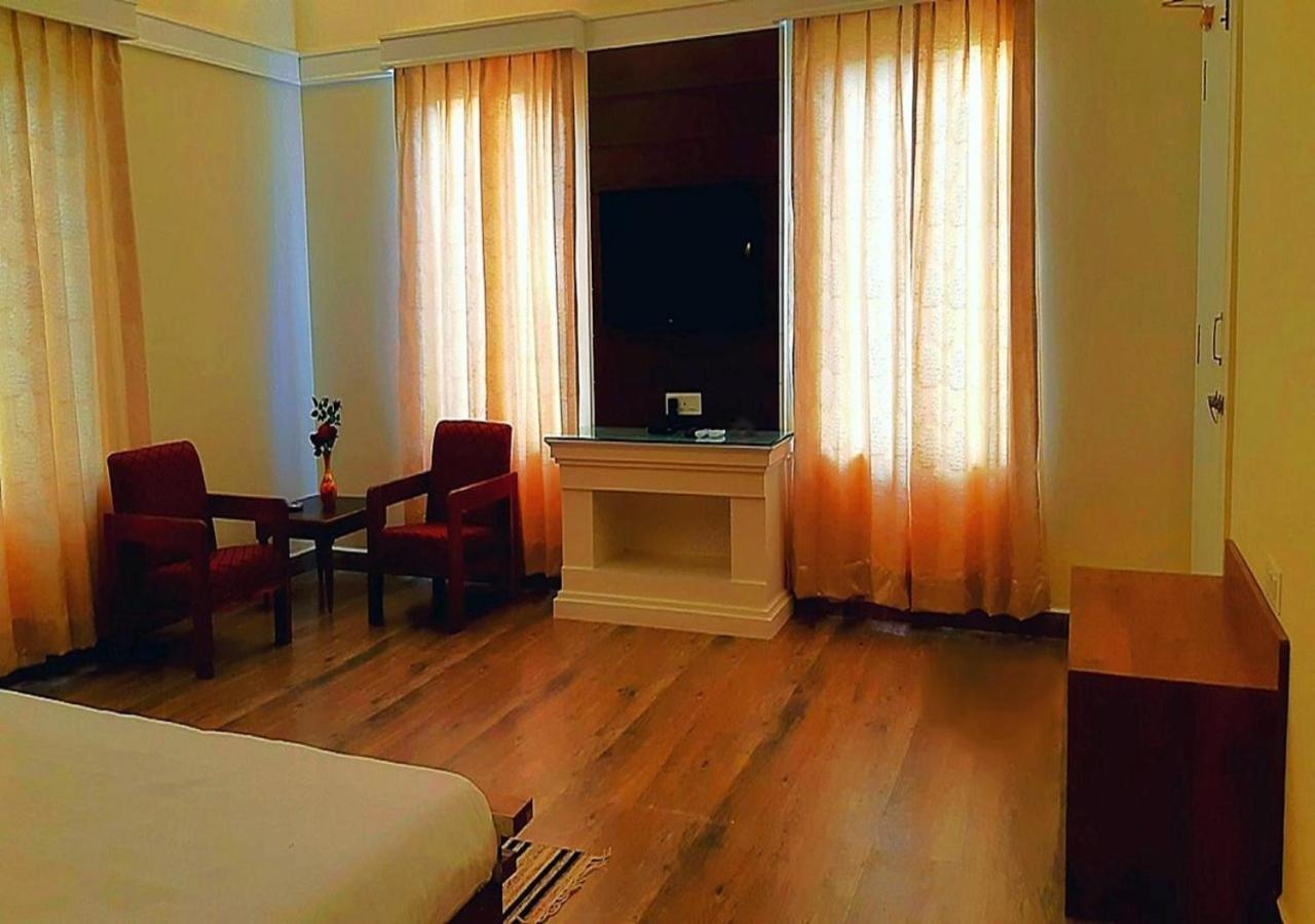Greendale Resort Pachmarhi Exterior photo