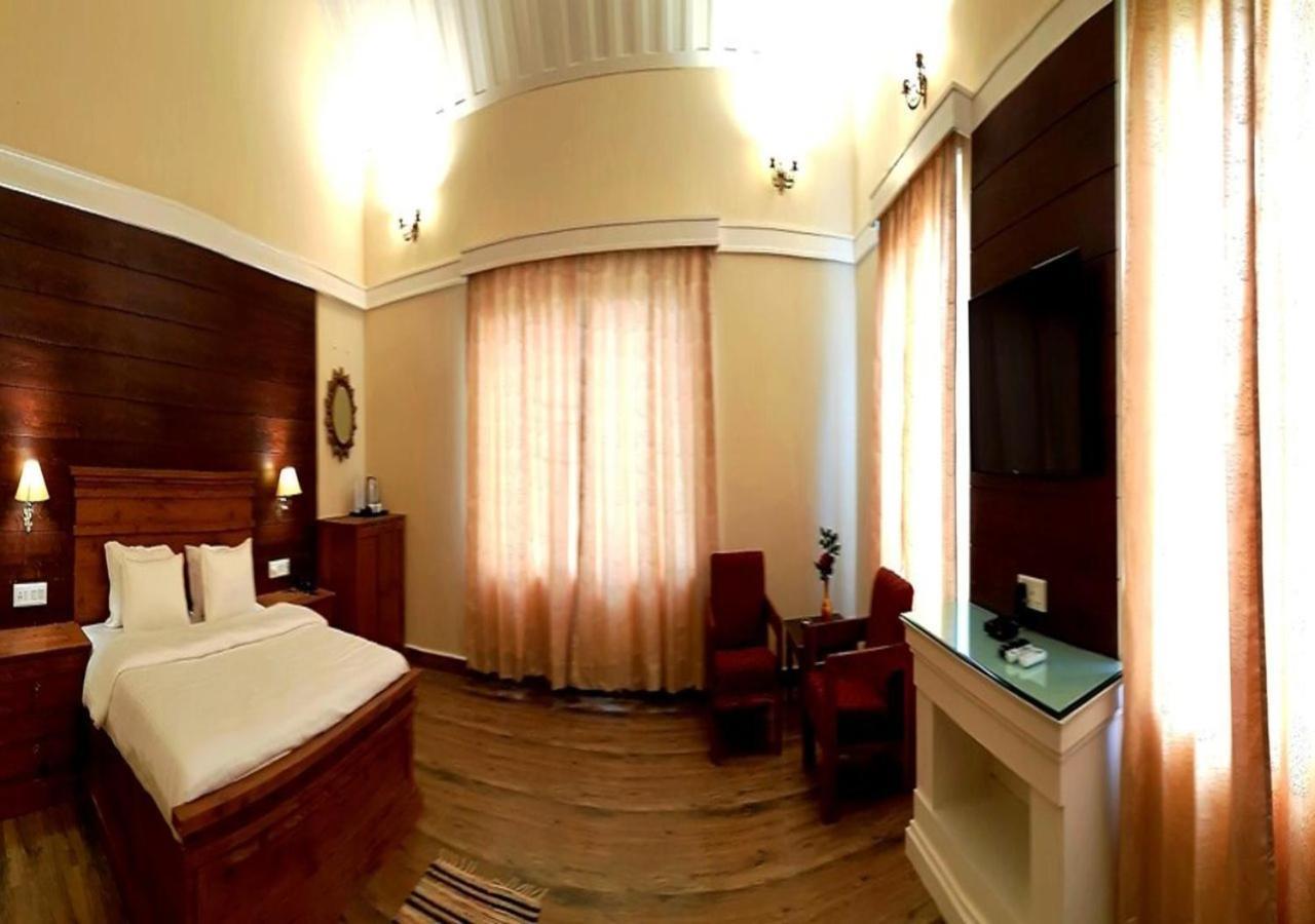 Greendale Resort Pachmarhi Exterior photo