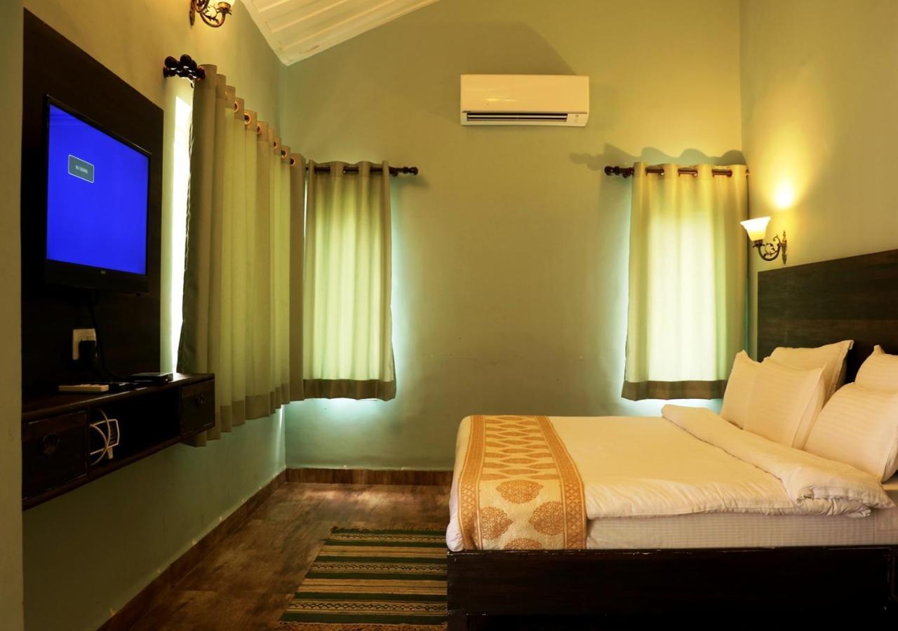 Greendale Resort Pachmarhi Exterior photo