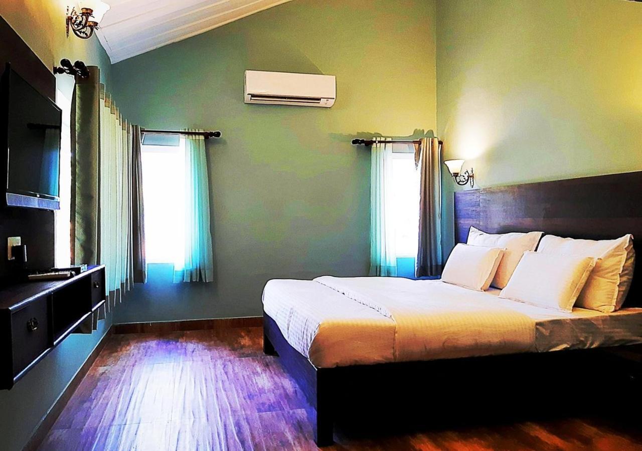 Greendale Resort Pachmarhi Exterior photo