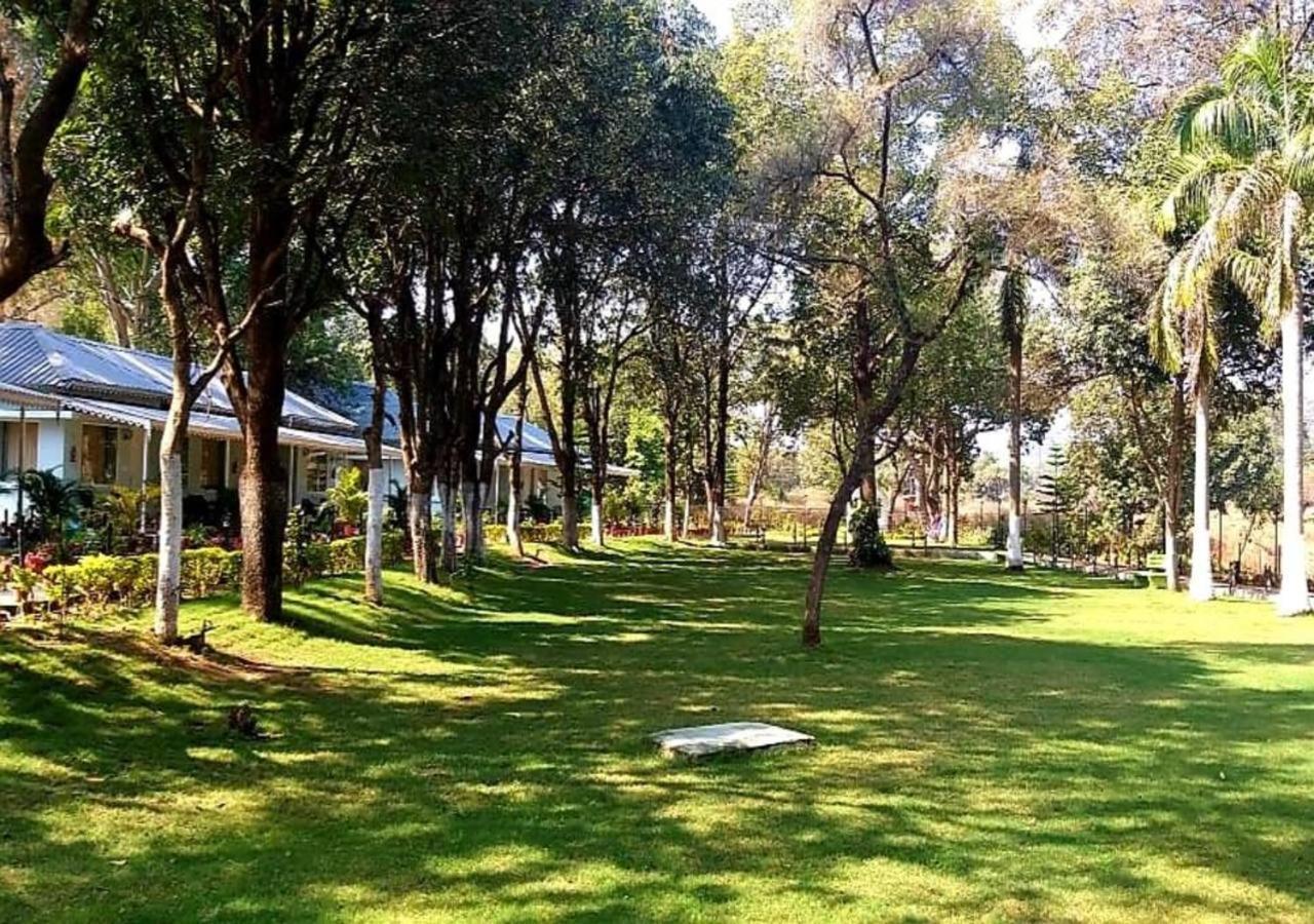 Greendale Resort Pachmarhi Exterior photo