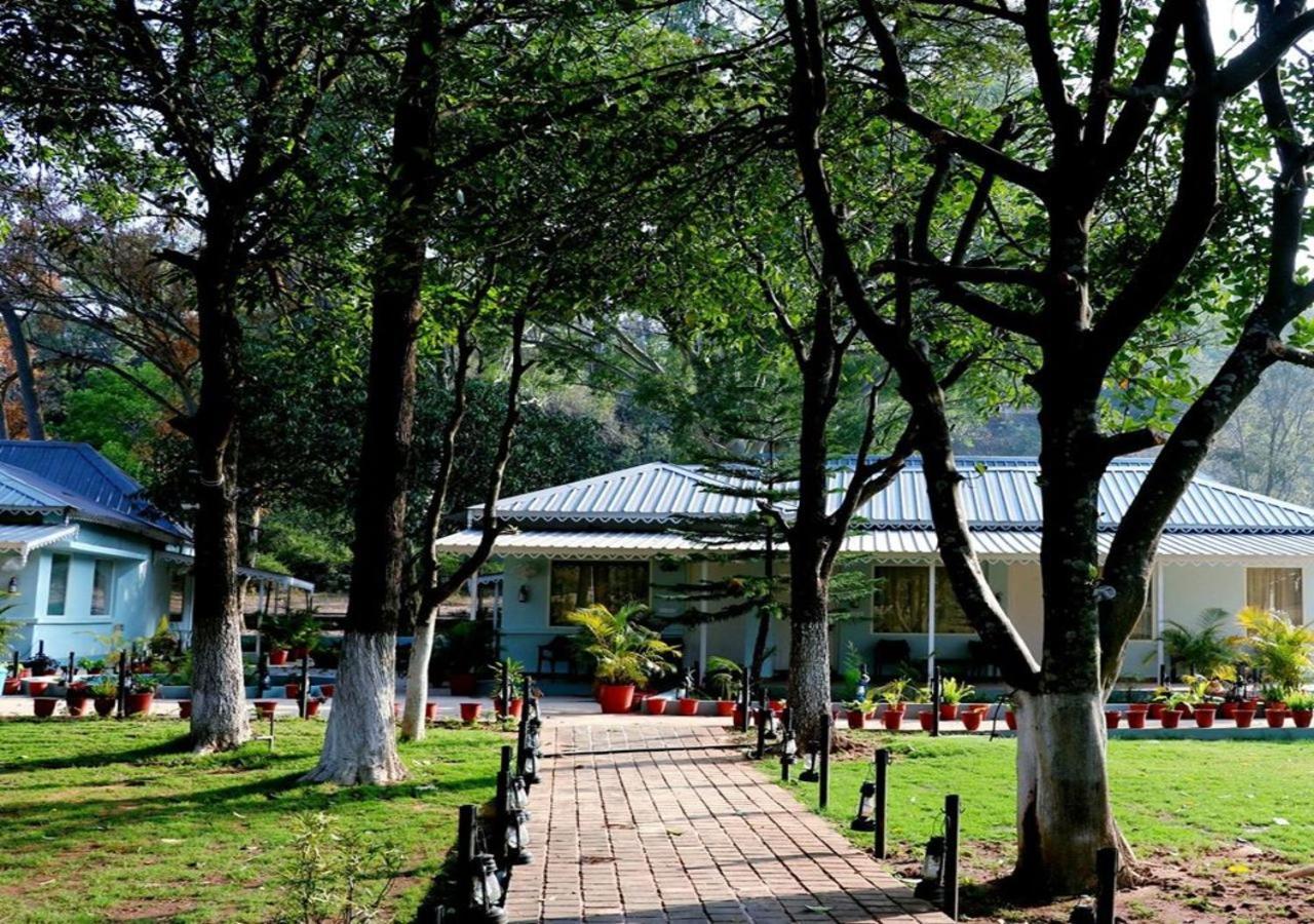 Greendale Resort Pachmarhi Exterior photo