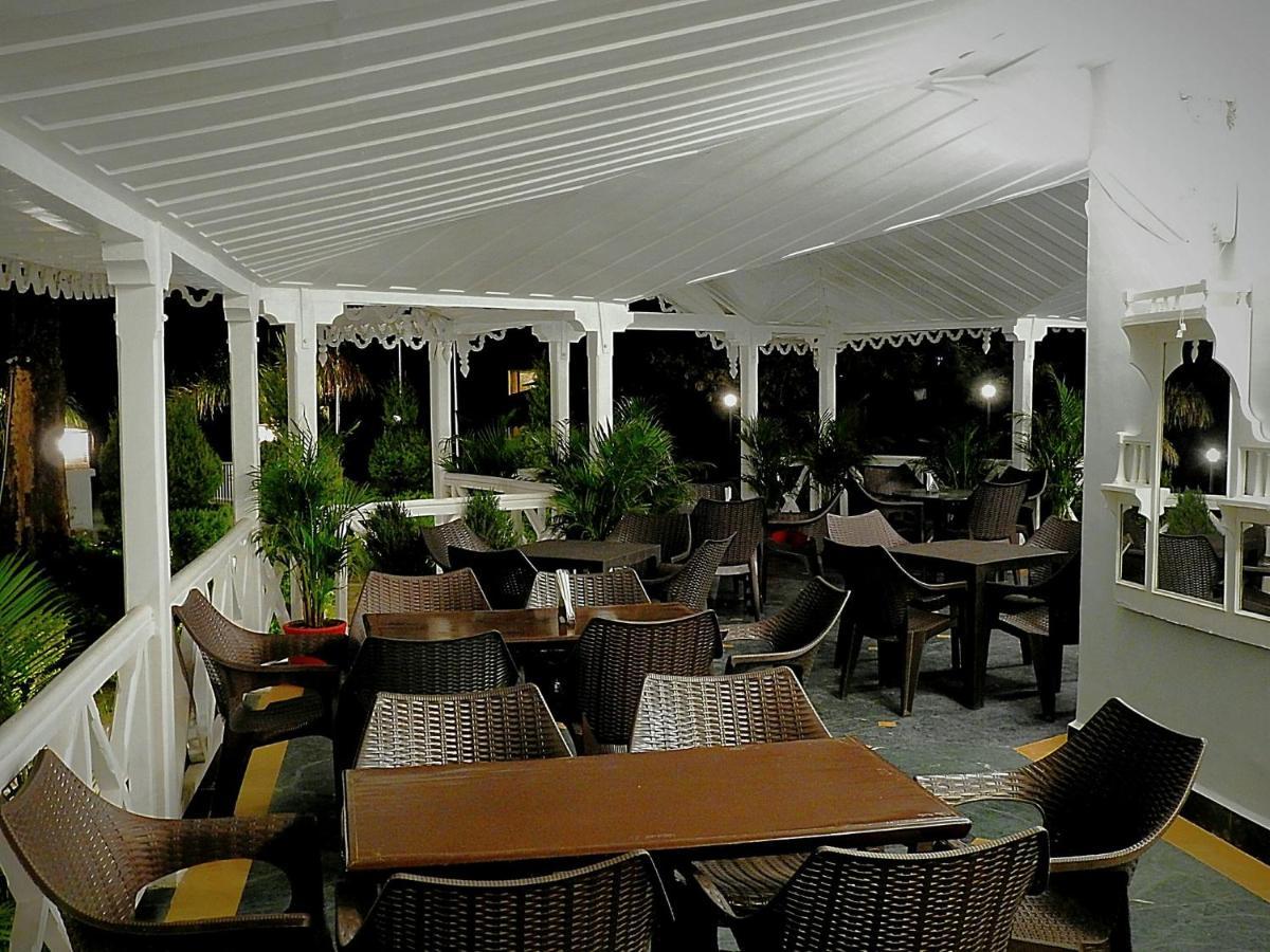 Greendale Resort Pachmarhi Exterior photo