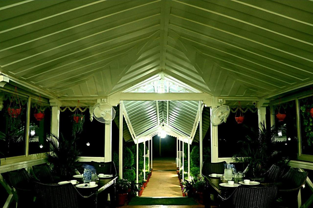 Greendale Resort Pachmarhi Exterior photo