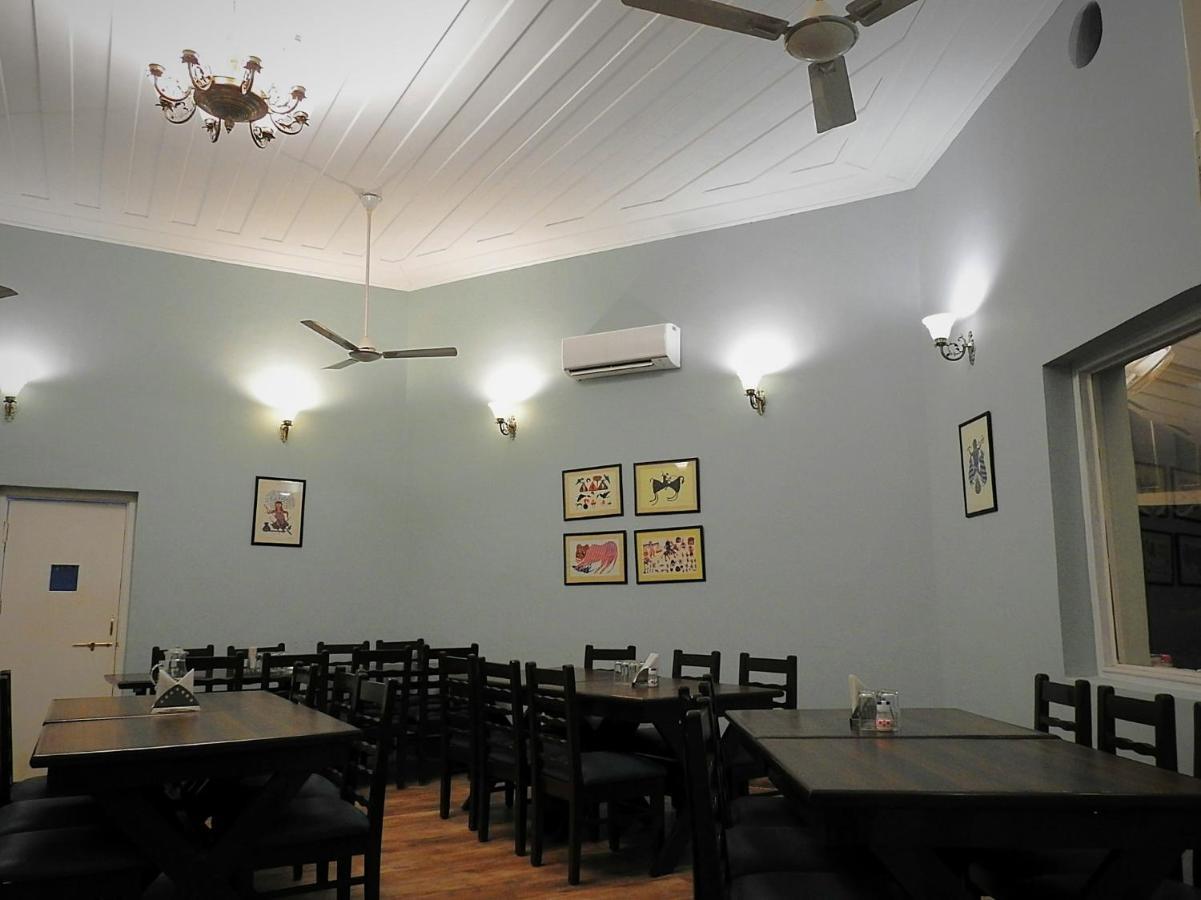 Greendale Resort Pachmarhi Exterior photo