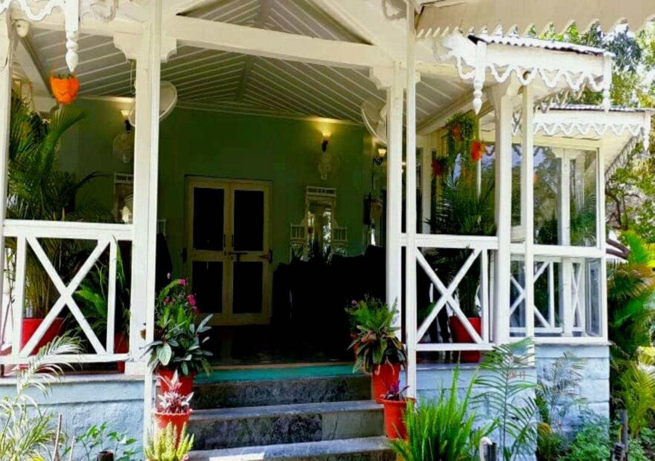 Greendale Resort Pachmarhi Exterior photo