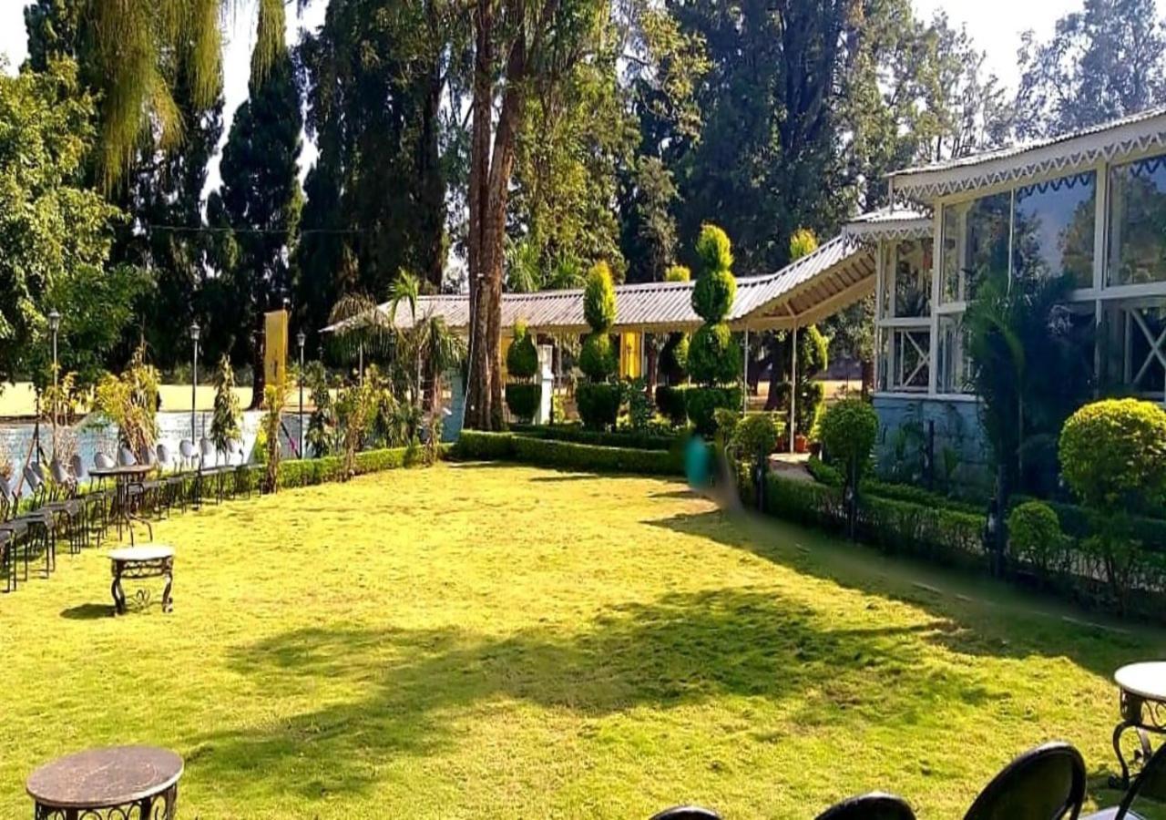 Greendale Resort Pachmarhi Exterior photo